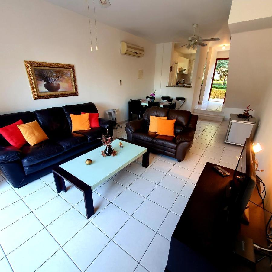 Owls Nest Townhouse Villa Paphos Eksteriør billede